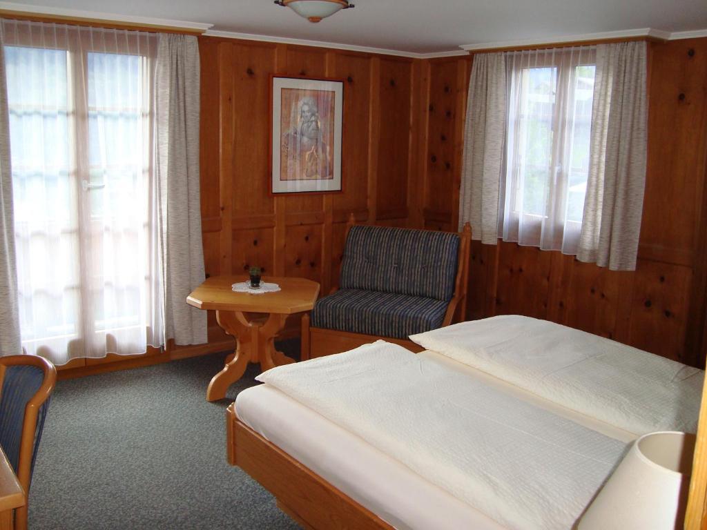 Hotel Restaurant Alpenblick Ernen Habitación foto